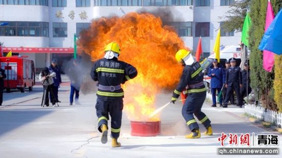 图为大练兵活动现场。青海省戒毒管理局 供图